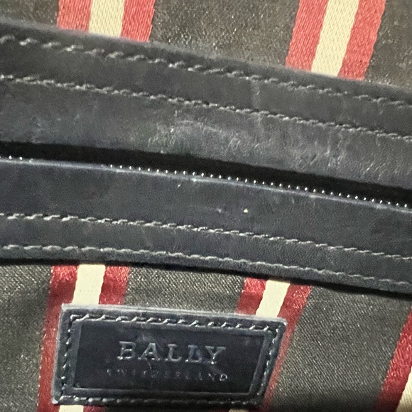 Bally Switzerland Leather Laptop Messenger bag - Picture 4 of 8